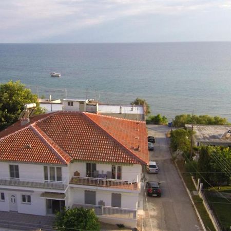 Seaside Apartments Néa Iráklia Exterior foto