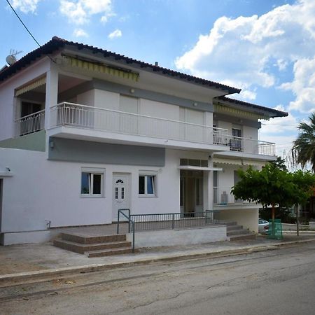Seaside Apartments Néa Iráklia Exterior foto