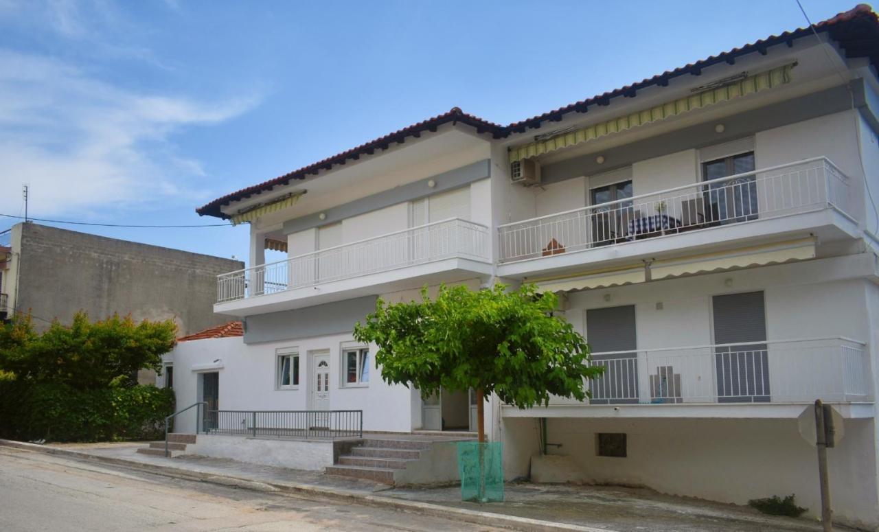 Seaside Apartments Néa Iráklia Exterior foto