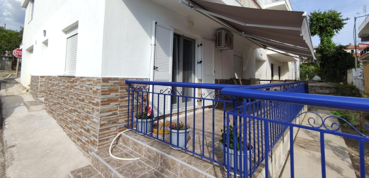 Seaside Apartments Néa Iráklia Exterior foto